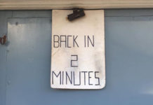 Back in 2 minutes sign