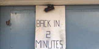 Back in 2 minutes sign
