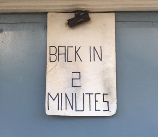 Back in 2 minutes sign